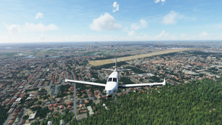 A low flight over Bucarest Baneasa (LRBS) Rumania with the Dâmbovița River in the background
